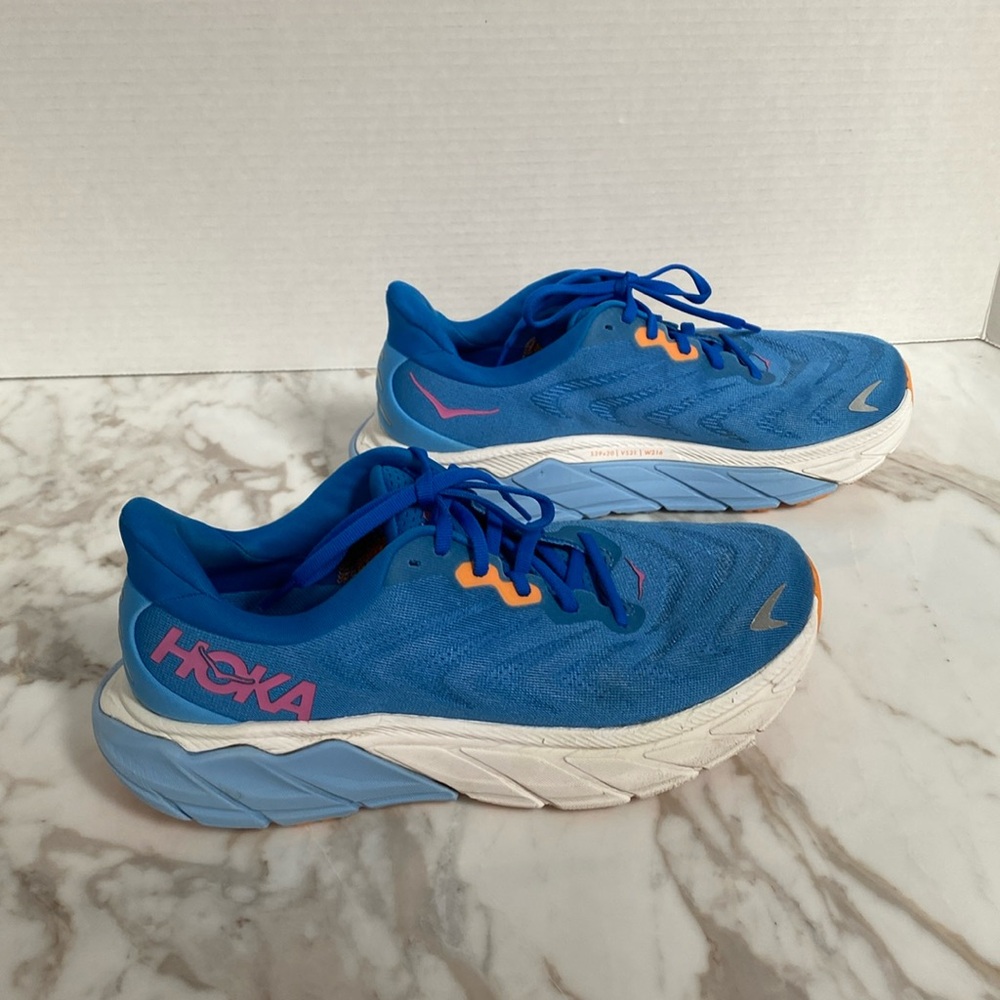 HOKA Arahi 6 Sky Blue Pink Women's Sneakers Size 8.5B